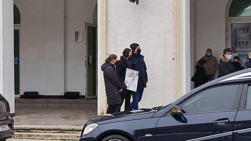 constanta soprana smaranda paslaru condusa pe ultimul drum sicriul depus la teatrul national de opera