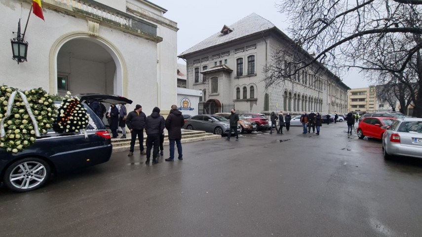 constanta soprana smaranda paslaru condusa pe ultimul drum sicriul depus la teatrul national de opera