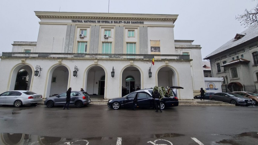 constanta soprana smaranda paslaru condusa pe ultimul drum sicriul depus la teatrul national de opera