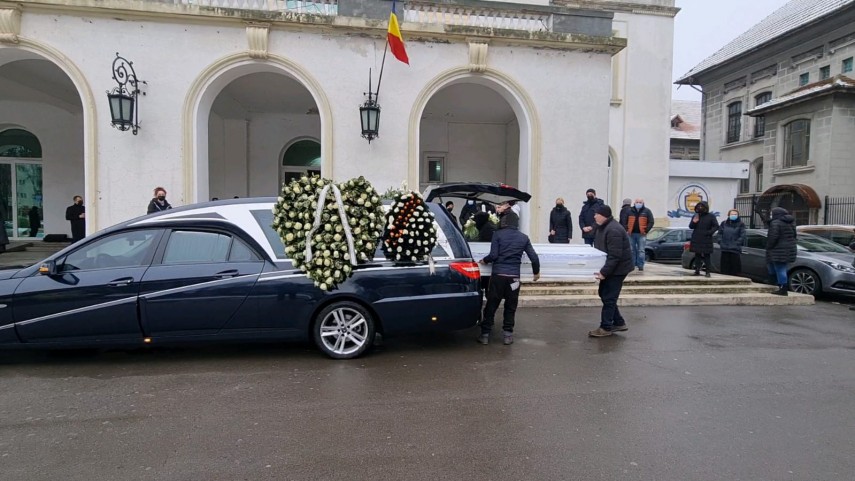 constanta soprana smaranda paslaru condusa pe ultimul drum sicriul depus la teatrul national de opera
