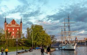 Suedia renunță la majoritatea restricțiilor anti-COVID. Ce trebuie să știe turiștii europeni 