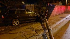 UPDATE Autoturism intrat în stâlp la Constanța! (GALERIE FOTO+VIDEO)         