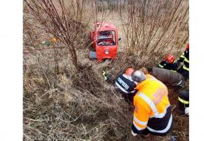 Trei bătrâni s-au răsturnat cu un triciclu electric, în Dâmbovița. Unul dintrei ei a murit (FOTO)