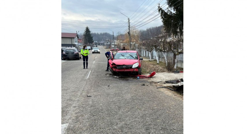 Judetul Arges:Trei copii, o fetita si doi baieti, raniti intr-un accident rutier. Mama lor se afla la volan