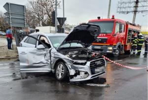 Accident grav în Argeș. Șapte persoane au fost rănite (FOTO)