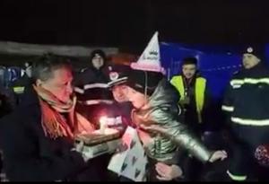 Momente emoționante în Tabăra Mobilă de la Siret. O fetiță din Ucraina a avut parte de o petrecere surpriză în ziua în care a împlinit 7 ani (VIDEO)