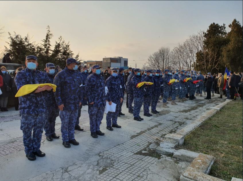 Înmormântarea celor șase militari 