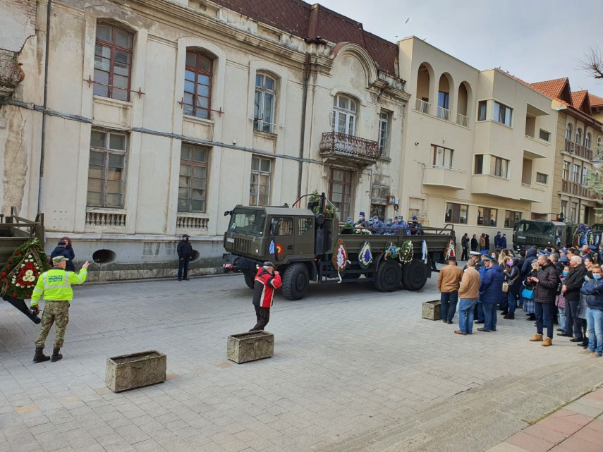 Cortegiul funerar la catedrala Sf Apostoli Petru și Pavel Constanța