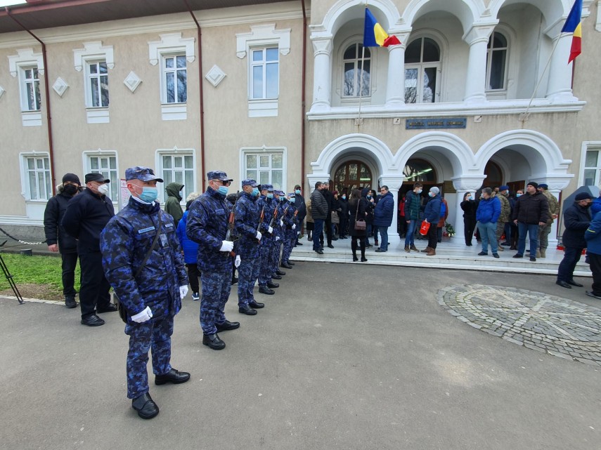 Inmormantarea militarilor decedați în accidentul aviatic. 