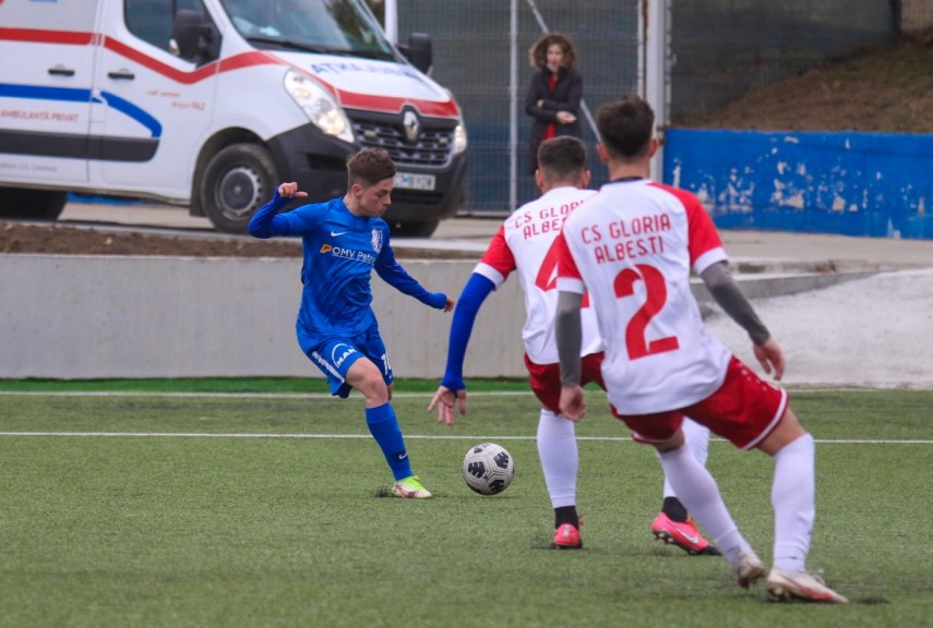 Fază din meciul Farul Constanța U19 / U17 - Gloria Albești 3-0.