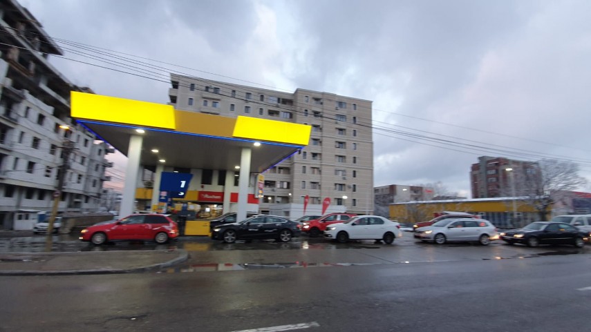 Aglomerație la PECO Petrom de pe Șoseaua Mangaliei din Constanța. Foto: ZIUA de Constanța