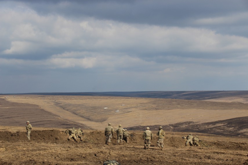 Exercitiu militar în Poligonul Smârdan. Foto: Facebook/Forțele Terestre Române