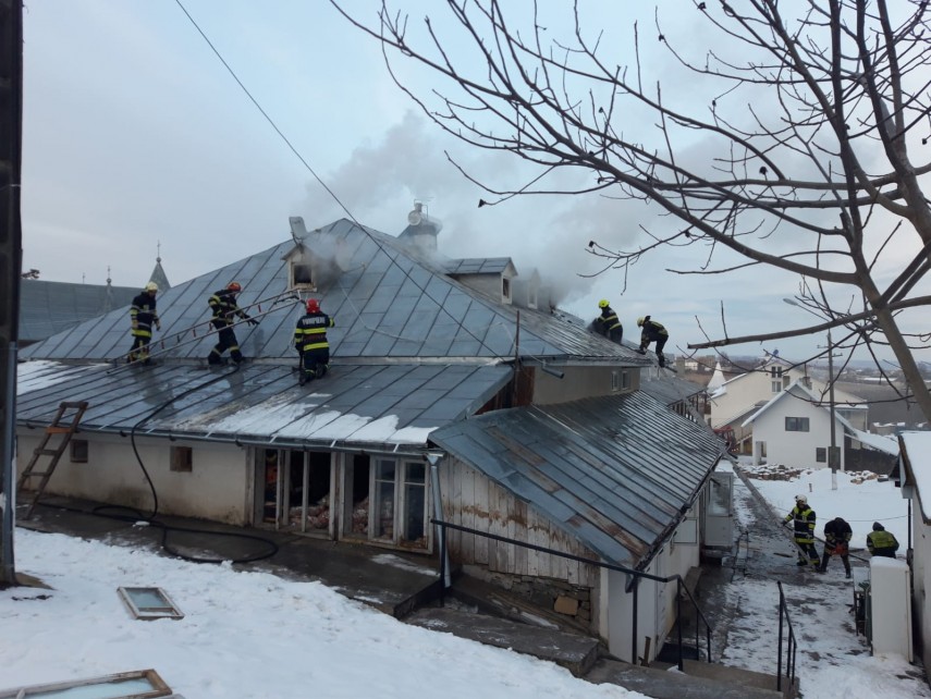 Incendiul de la Mănăstirea Buciumeni, foto: ISU Suceava