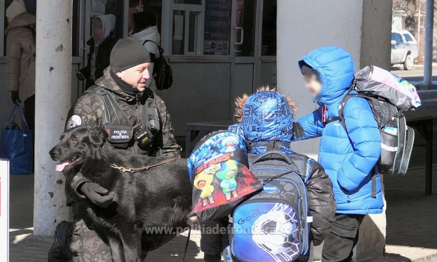 Refugiati din Ucraina în punctele de trecere a frontierei. Sursa foto: Poliția de Frontieră
