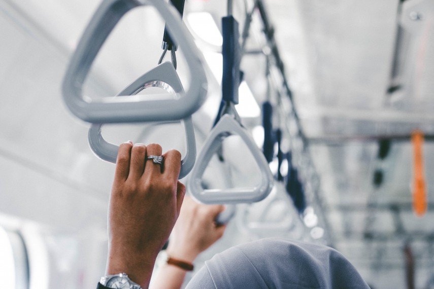 Transport în comun, foto cu rol ilustrativ: unsplash/ Pradamas Gifarry