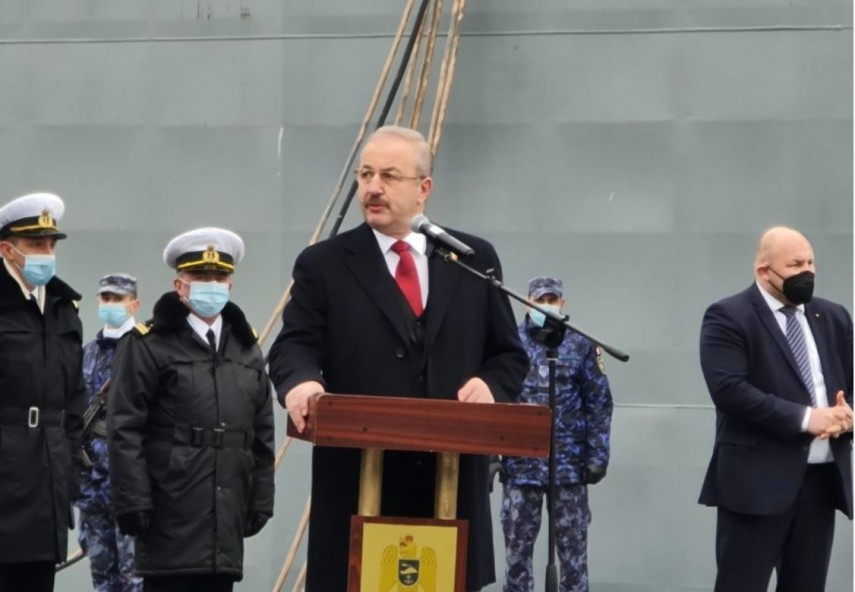 Ministrul Apărării Naționale, Vasile Dîncu, la o ceremonie militară în Portul Constanța