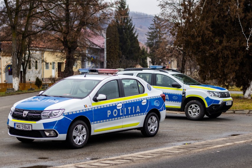 Mașini de poliție. Foto cu rol ilustrativ: ISU Bistrița Năsăud