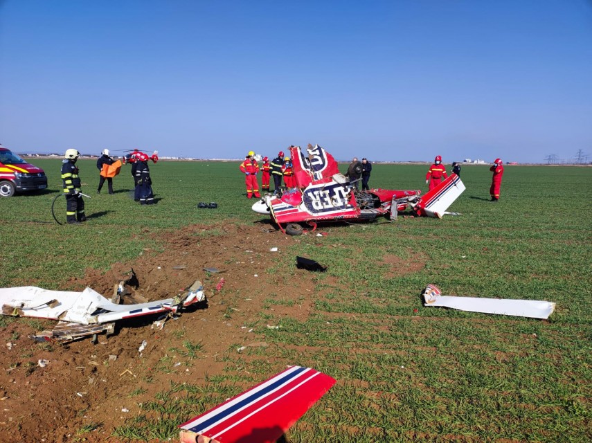 Avion prabușit în județul Prahova. Foto: ISU PRAHOVA