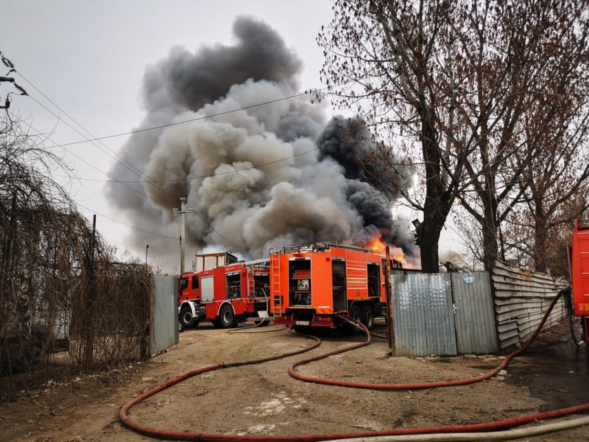 Imagine de la incendiu, foto: ISU București - Ilfov