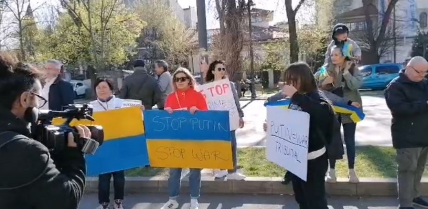 Protest în fața Ambasadei Rusie din București. Foto: Facebook/Asociația 21 decembrie 1989