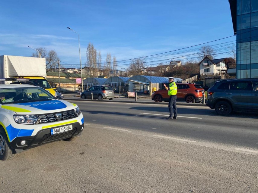 Polițist în misiune. foto: IPJ Iași