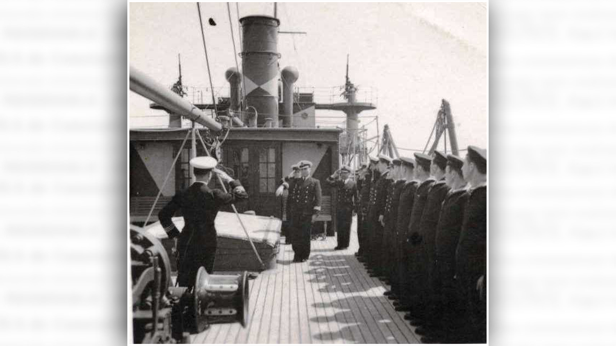 22 aprilie 1943. Predarea comenzii navei-bază Constanța. Sursa foto: Colecția Marian Moșneagu