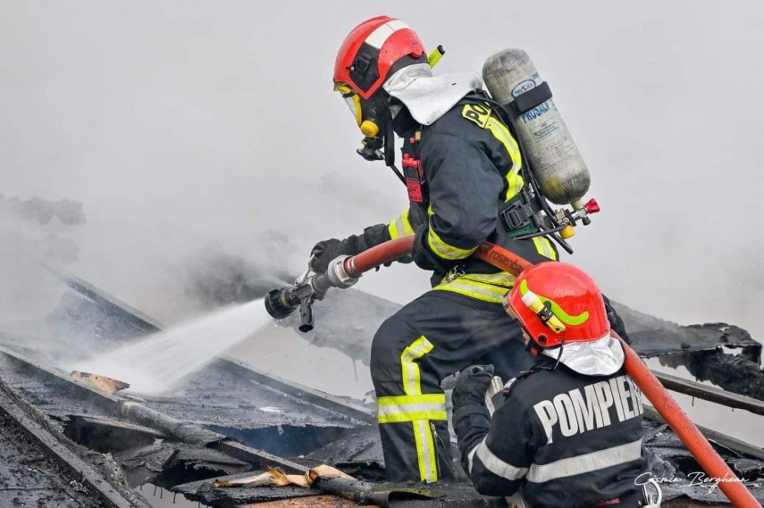 Pompieri în misiune. Foto cu rol ilustrativ: ISU Bacău