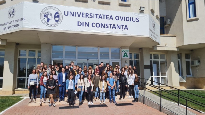 Elevi din Tulcea în vizită la Universitatea Ovidius Constanța. foto: Universitatea Ovidius Constanța