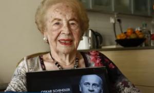 Secretara lui Schindler, care a scris la maşină numele sutelor de evrei salvaţi de execuţiile naziste, a murit la 107 ani