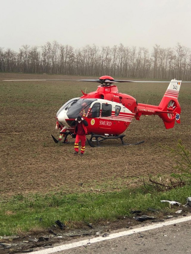 Elicopterul SMURD Constanța, la locul accidentului. Sursa foto - ISU Ialomița