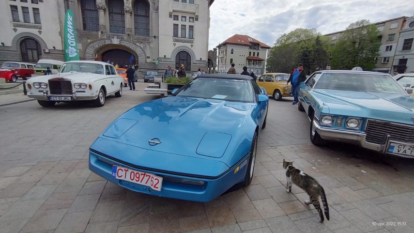 Mașini de epocă în Piața Ovidiu Sursa foto ZIUA de Constanța