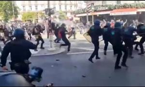 Manifestaţiile de 1 Mai, marcate de incidente la Paris și arestări la Istanbul (VIDEO)