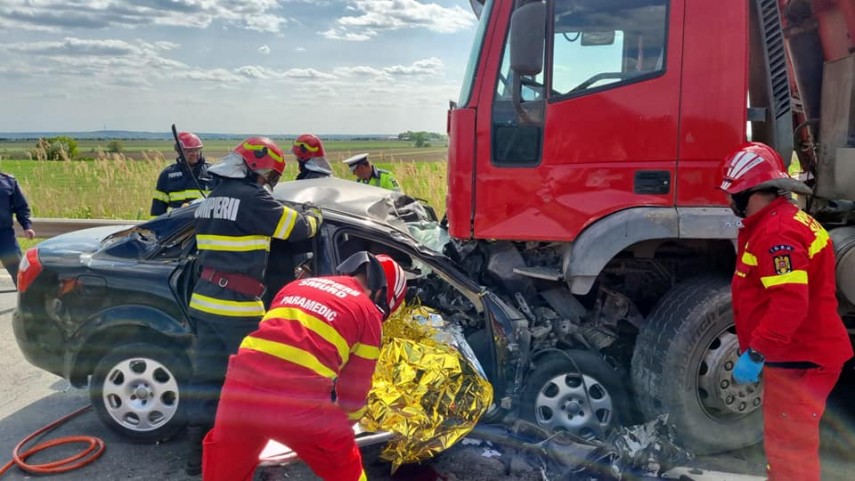 tragedie pe un drum din judetul calarasi doua persoane au murit intr un cumplit accident rutier galerie