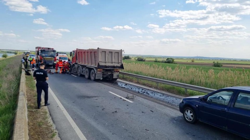 tragedie pe un drum din judetul calarasi doua persoane au murit intr un cumplit accident rutier galerie