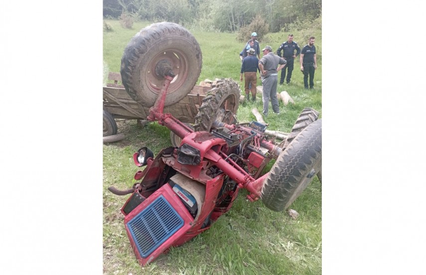 Accident de tractor. Foto: ISU Arad