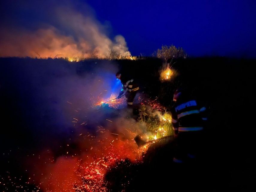 Incendiu în aporpierea municipiului Tulcea. Foto: ISU Delta Tulcea