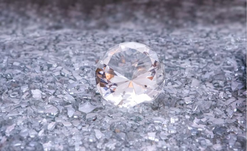 Diamant alb, imagine cu rol ilustrativ: Pixabay 