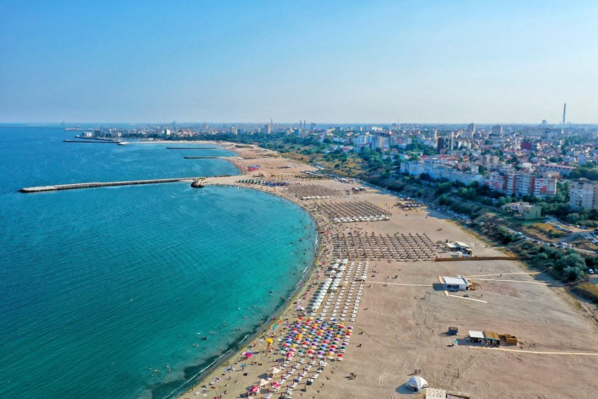 Plajă la malul Mării Negre. Foto: Facebook/Ministerul Antreprenoriatului și Turismului