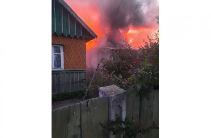 Incendiu în comuna Arbore, județul suceava. Foto: ISu Suceava