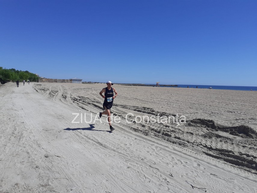 constanta alergatori amatori dar si sportivi de performanta au luat startul in maratonul nisipului galerie constanta alergatori amatori dar si sportivi de performanta au luat startul in maratonul nisipului galerie