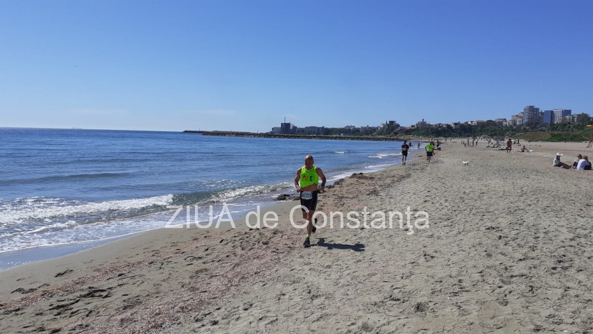 constanta alergatori amatori dar si sportivi de performanta au luat startul in maratonul nisipului galerie constanta alergatori amatori dar si sportivi de performanta au luat startul in maratonul nisipului galerie