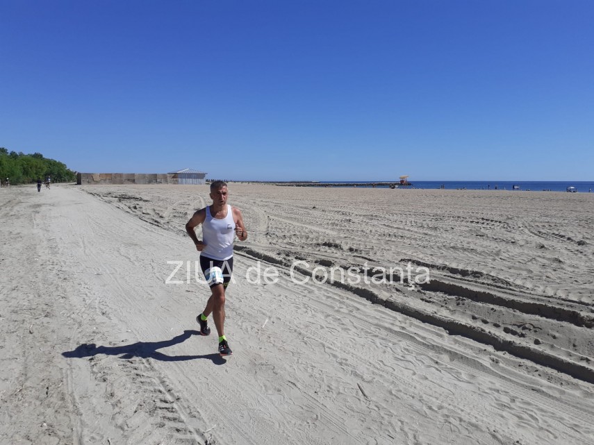 constanta alergatori amatori dar si sportivi de performanta au luat startul in maratonul nisipului galerie constanta alergatori amatori dar si sportivi de performanta au luat startul in maratonul nisipului galerie
