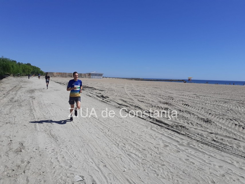 constanta alergatori amatori dar si sportivi de performanta au luat startul in maratonul nisipului galerie constanta alergatori amatori dar si sportivi de performanta au luat startul in maratonul nisipului galerie