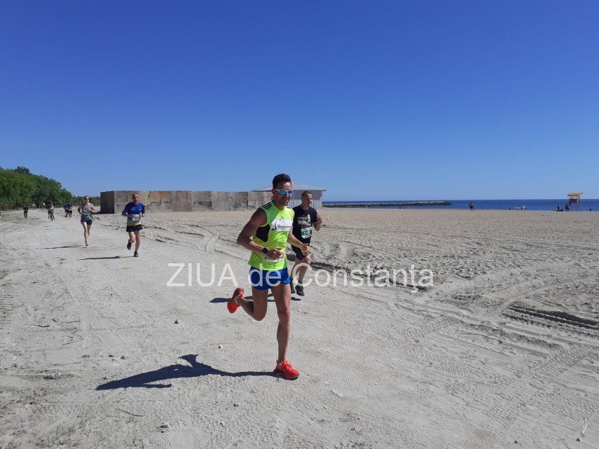 constanta alergatori amatori dar si sportivi de performanta au luat startul in maratonul nisipului galerie constanta alergatori amatori dar si sportivi de performanta au luat startul in maratonul nisipului galerie