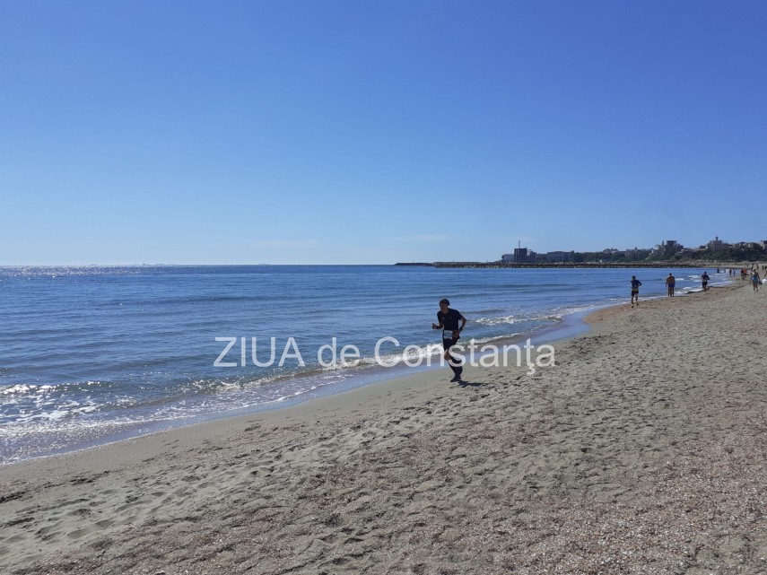 constanta alergatori amatori dar si sportivi de performanta au luat startul in maratonul nisipului galerie constanta alergatori amatori dar si sportivi de performanta au luat startul in maratonul nisipului galerie