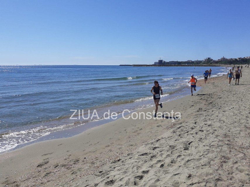 constanta alergatori amatori dar si sportivi de performanta au luat startul in maratonul nisipului galerie constanta alergatori amatori dar si sportivi de performanta au luat startul in maratonul nisipului galerie