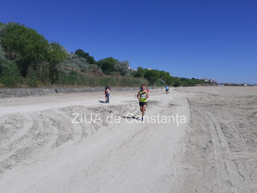 constanta alergatori amatori dar si sportivi de performanta au luat startul in maratonul nisipului galerie constanta alergatori amatori dar si sportivi de performanta au luat startul in maratonul nisipului galerie