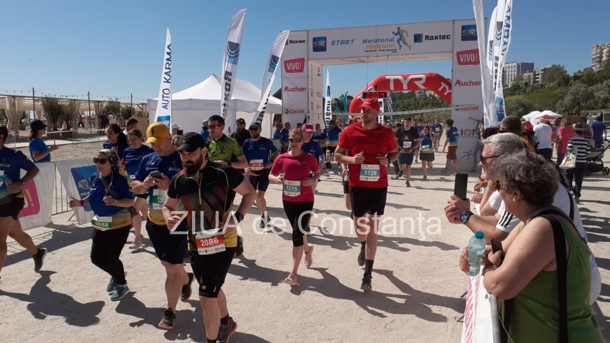 constanta alergatori amatori dar si sportivi de performanta au luat startul in maratonul nisipului galerie constanta alergatori amatori dar si sportivi de performanta au luat startul in maratonul nisipului galerie