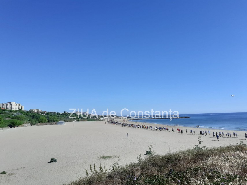 constanta alergatori amatori dar si sportivi de performanta au luat startul in maratonul nisipului galerie constanta alergatori amatori dar si sportivi de performanta au luat startul in maratonul nisipului galerie