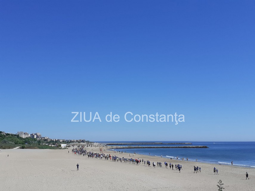constanta alergatori amatori dar si sportivi de performanta au luat startul in maratonul nisipului galerie constanta alergatori amatori dar si sportivi de performanta au luat startul in maratonul nisipului galerie